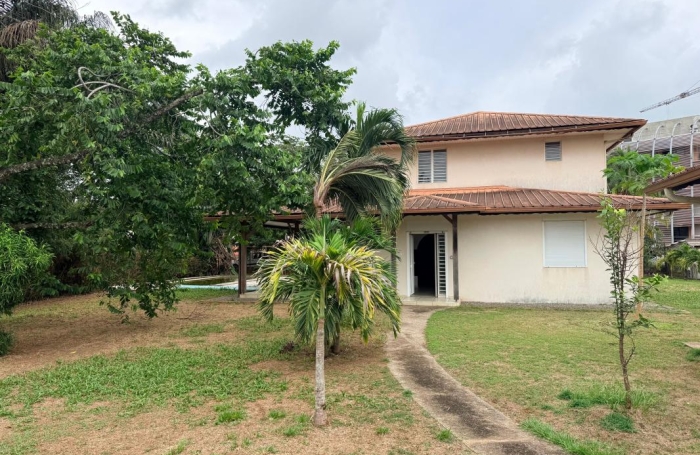 Vente Maison 246.86m&sup2; 6 pièces Remire Montjoli