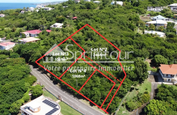 VIEUX-FORT - TERRAIN CONSTRUCTIBLE - IMPRENABLE VUE SUR LES SAINTES - lot 2