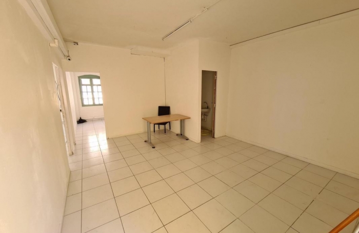 Location Fonds de commerce 31m&sup2; 3 pi&#232;ces Fort de france