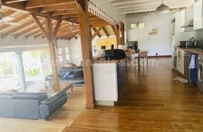 Vente Maison 250m&sup2; 6 pi&#232;ces Rivière Salée