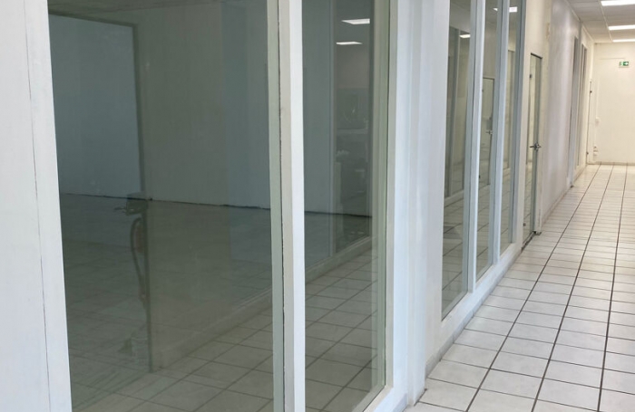 Location Local commercial 70m² Le Lamentin