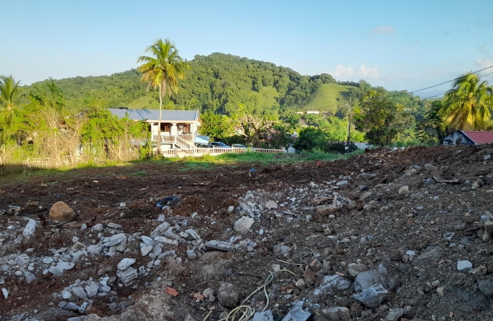 TERRAIN A BATIR A RIVIERE SALEE