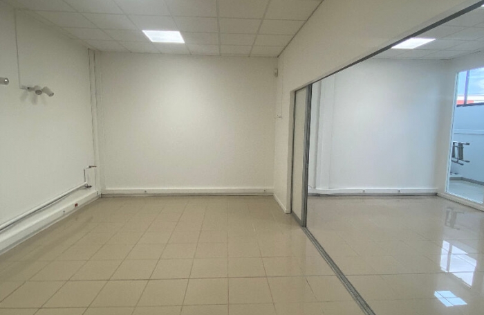 Location Local commercial 50m² Le Lamentin