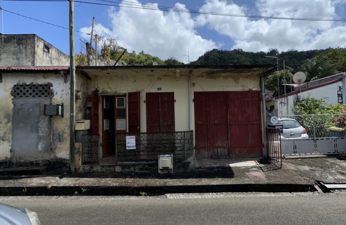 Maison à réhabiliter ou démolir - SAINT-PIERRE