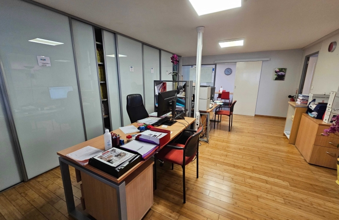 Beau local professionnel de 123m2 - LE LAMENTIN