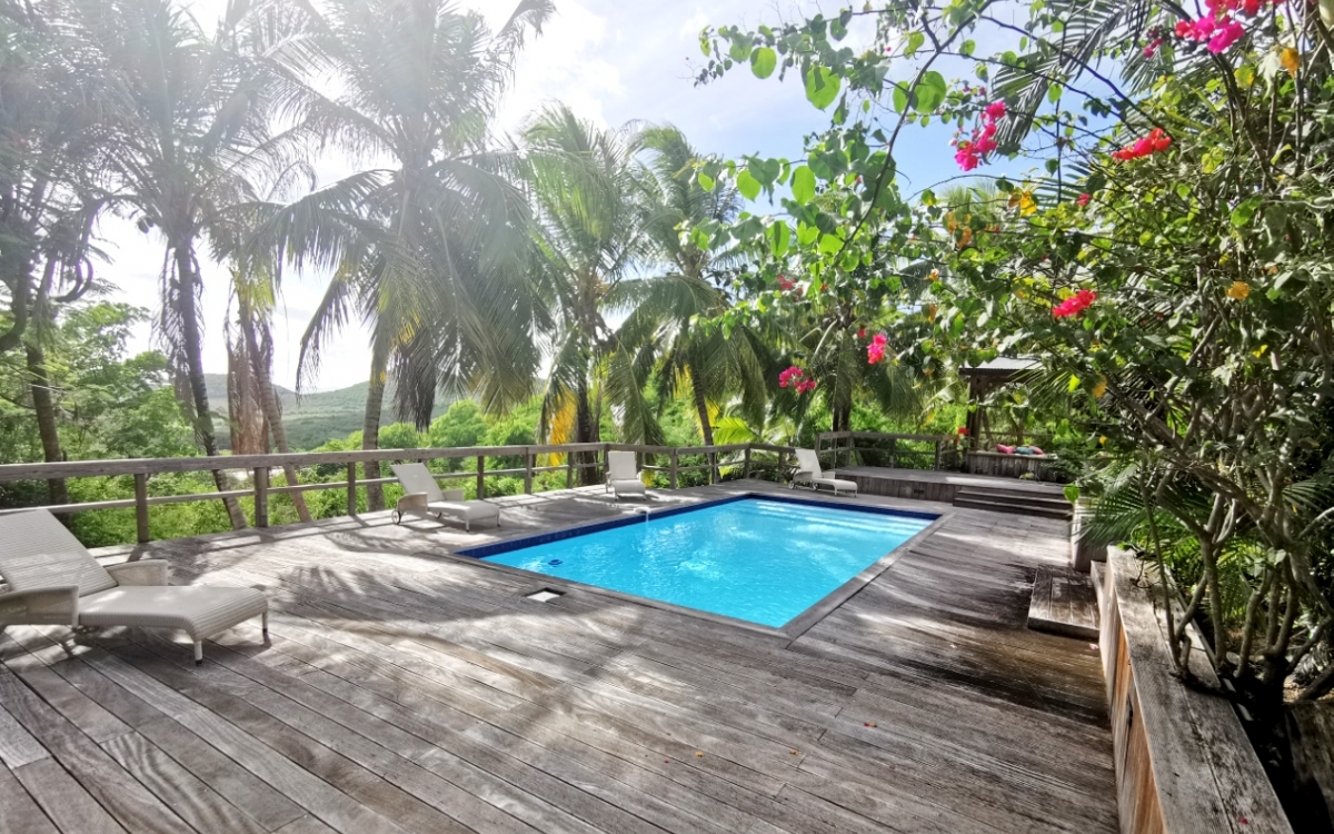 Belle maison avec piscine à Sainte Anne