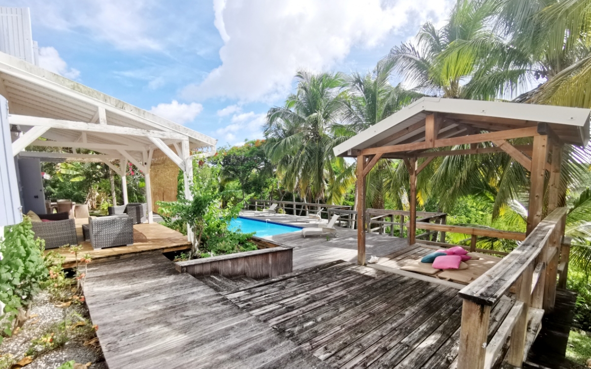 Belle maison avec piscine à Sainte Anne