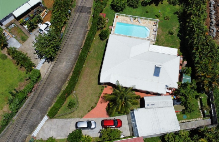 Villa de type F4 avec piscine - LE LAMENTIN