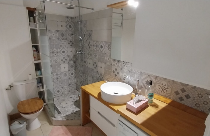 Appartement T2 vendu avec locataire en place, REDOUTE - FORT-DE-FRANCE