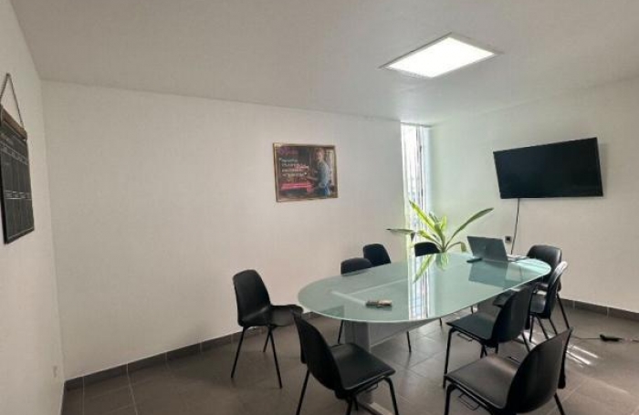 Vente Bureaux 182m&sup2; Le Lamentin