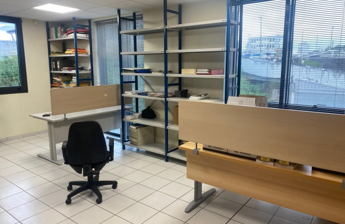 LE LAMENTIN, Zone de Californie, Bureaux de 106 m2