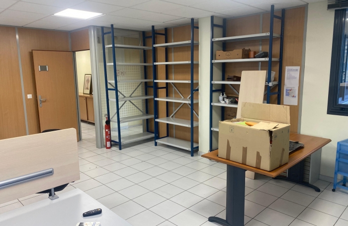 LE LAMENTIN, Zone de Californie, Bureaux de 106 m2