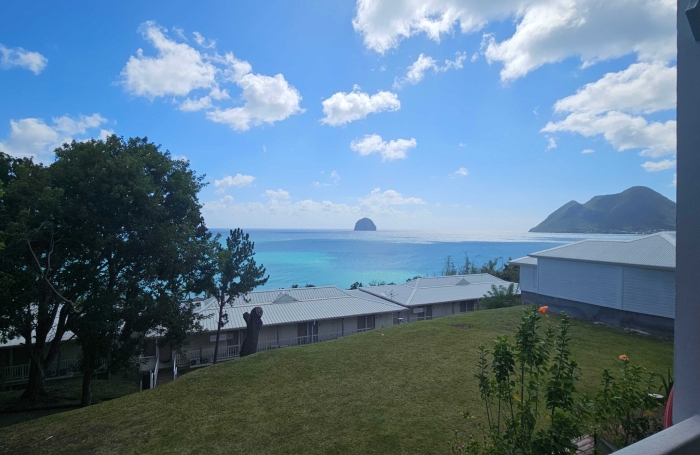 Studio meublé avec vue mer dans résidence avec piscine