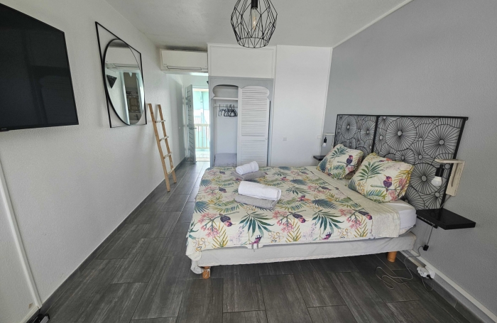 Studio meublé avec vue mer dans résidence avec piscine