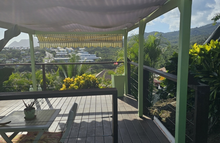 Villa F3 avec piscine dans un lotissement récent - LE DIAMANT