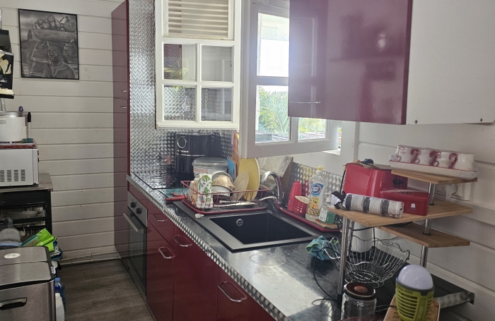 Villa F3 avec piscine dans un lotissement récent - LE DIAMANT
