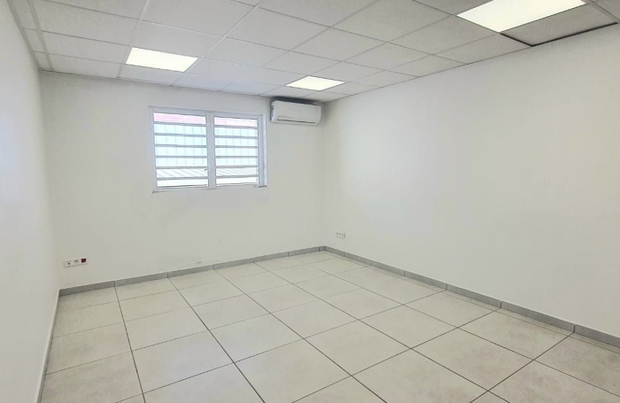 Location Local commercial 19m&sup2; Rivière Salée
