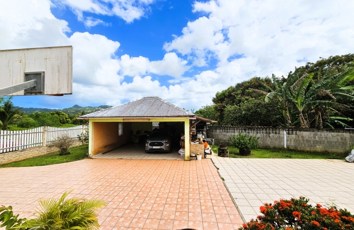 Villa de type F5 + piscine au Lamentin