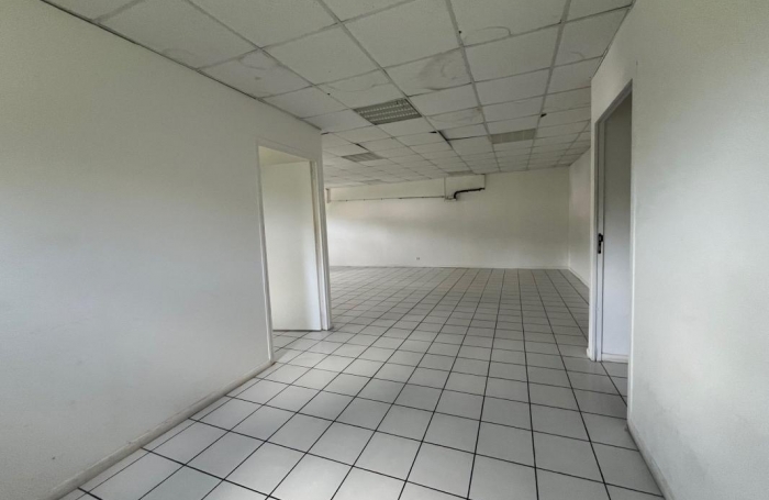 Location Bureaux 193m&sup2; Le Marin