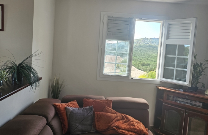 Maison F4 + F2 sur 545 m2 dans lotissement récent - LE DIAMANT