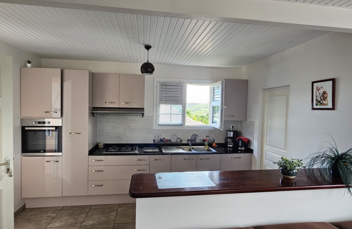 Maison F4 + F2 sur 545 m2 dans lotissement récent - LE DIAMANT
