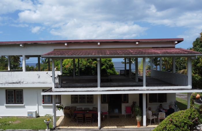SAINT PIERRE - MAISON T5 - VUE MER - SUR 1370 m2 DE TERRAIN