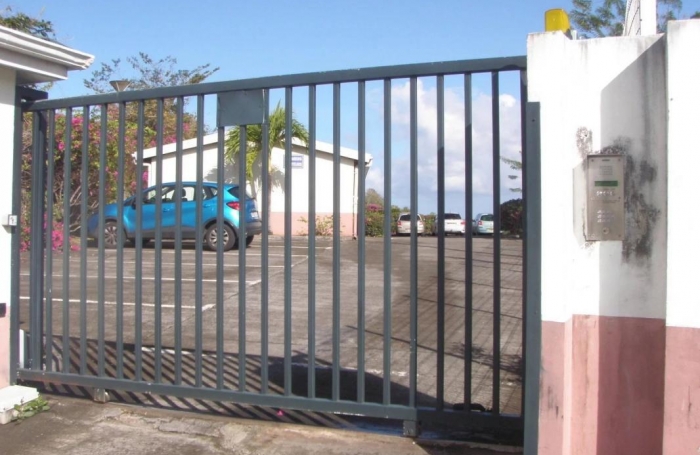 Location Parking 20m&sup2; 1 pi&#232;ce Les Trois Ilets
