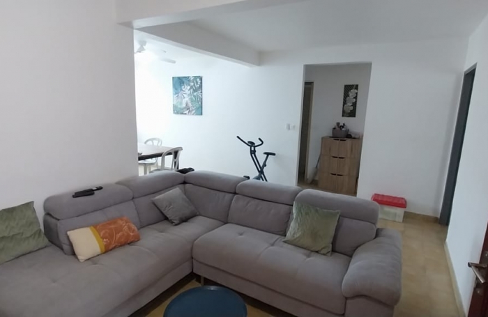 Appartement F3 vendu loué secteur calme - FORT-DE-FRANCE