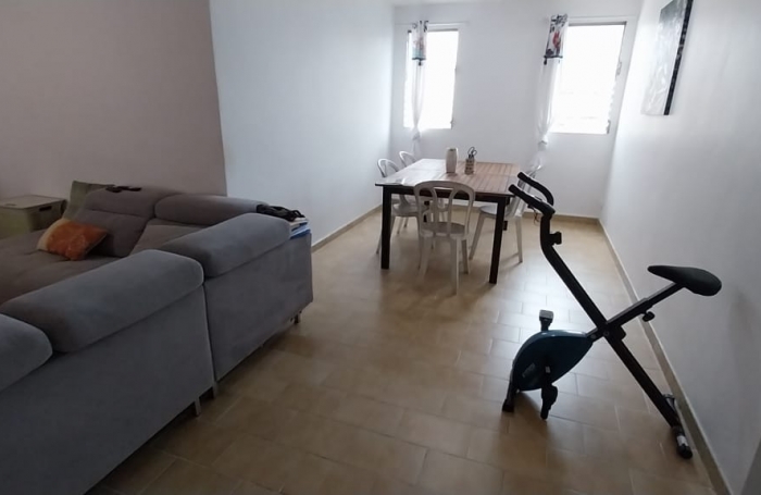 Appartement F3 vendu loué secteur calme - FORT-DE-FRANCE