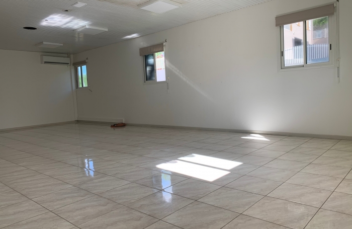 Location Local commercial 150m&sup2; Le Robert