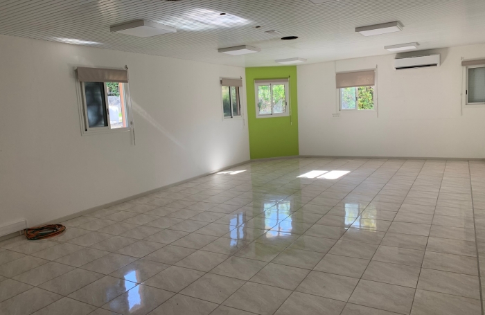 Location Local commercial 150m&sup2; Le Robert
