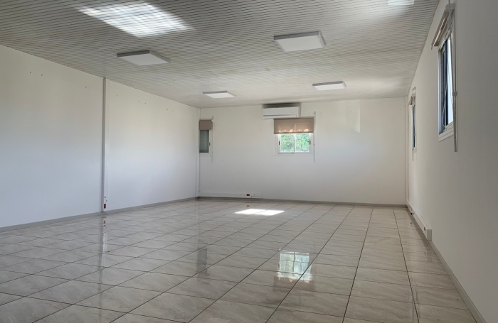 Location Local commercial 150m&sup2; Le Robert