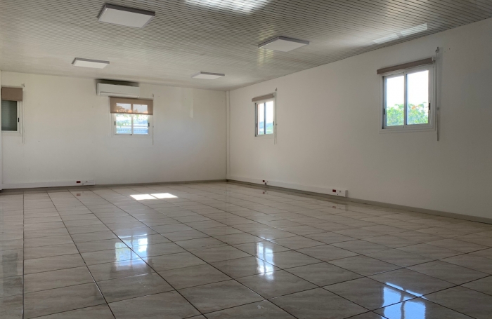 Location Local commercial 150m&sup2; Le Robert