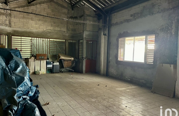Location Bureaux 100m&sup2; Le Marin