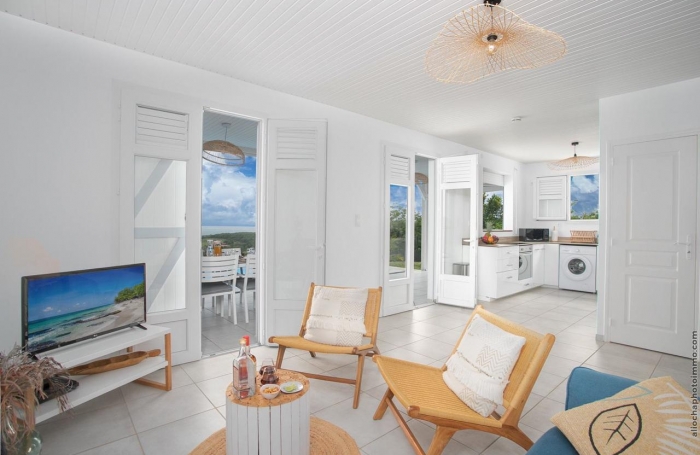 Coup de coeur !! Villa de type F3 avec piscine et vue mer - LE MARIN