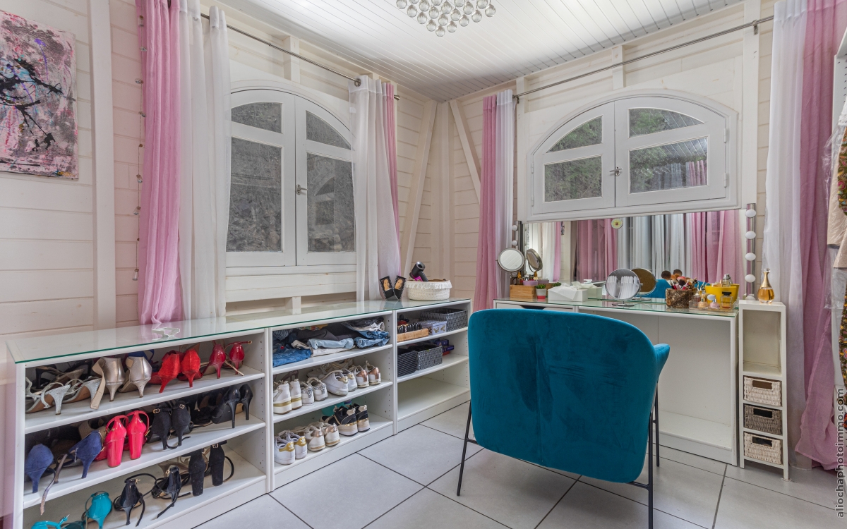 Villa F6 luxueuse à Case-Pilote avec vue mer et piscine 