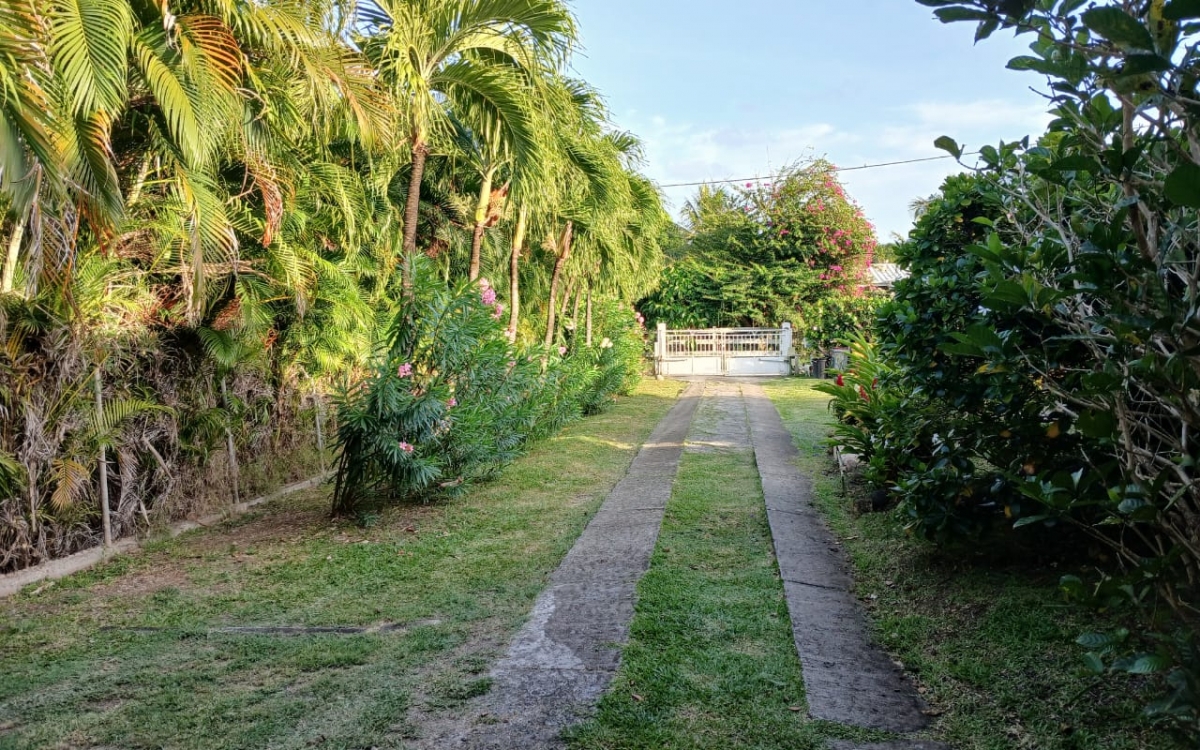 A VENDRE VILLA T4 PROCHE MER AVECPISCINE