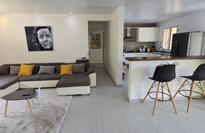 Belle maison T4 + Studio idéalement situé sur la commune de Schoelcher