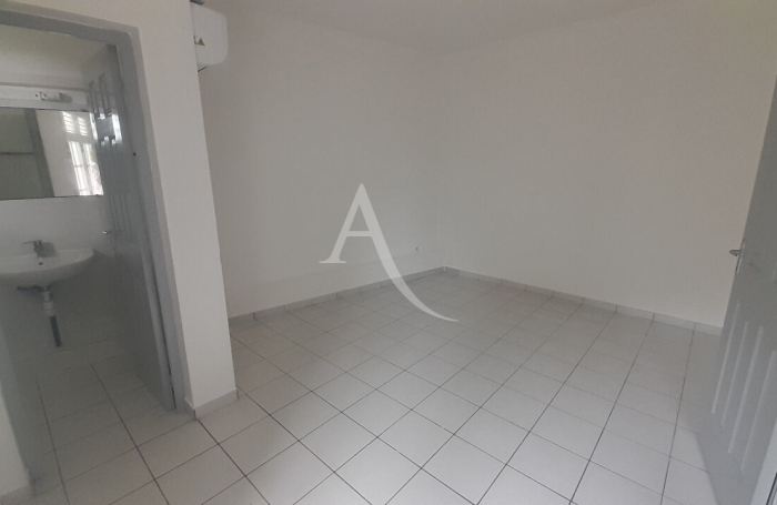 Location Appartement 33.49m² 2 pièces Fort de france