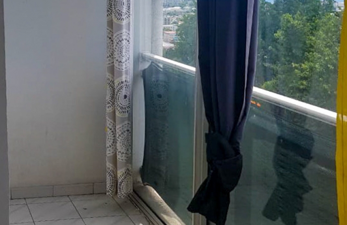 Appartement T2 en location avec balcon vitré à Fort-De-France