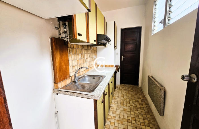 À LOUER   ESPACE PROFESSIONNEL / STOCKAGE 39.36M2   FORT DE FRANCE