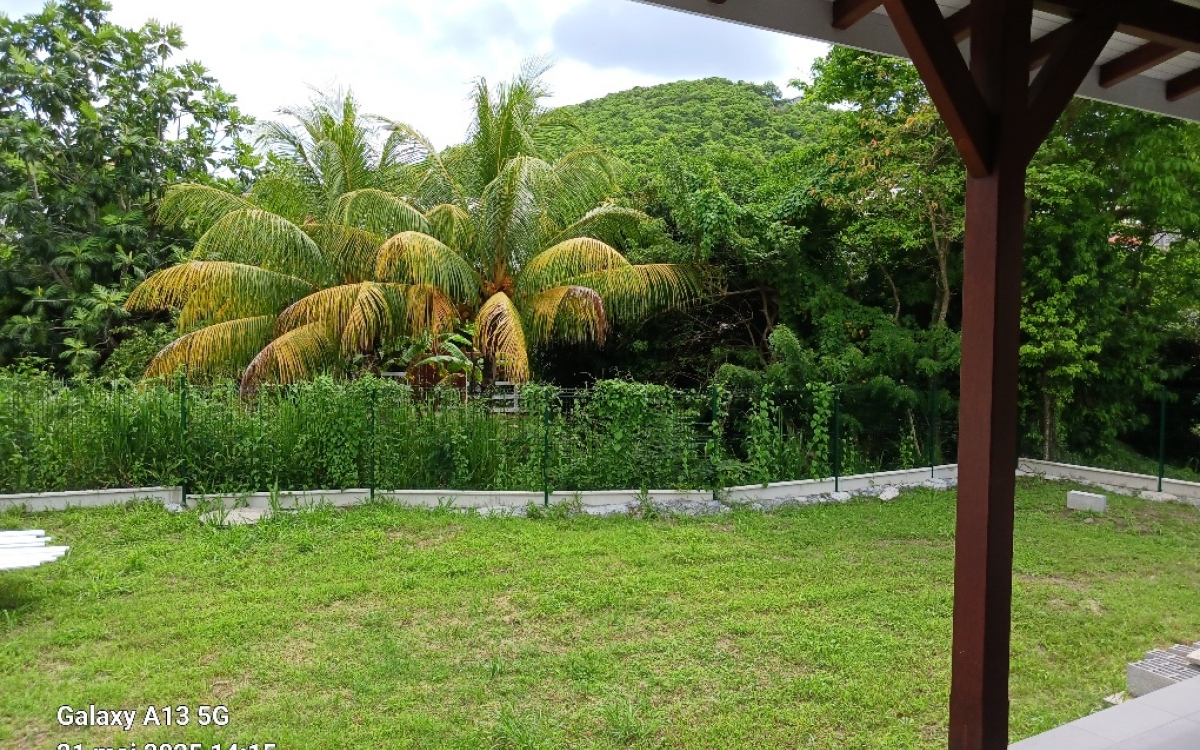 Villa T5 Neuve avec Piscine 300 m de la Plage- Anse-à-l'ane