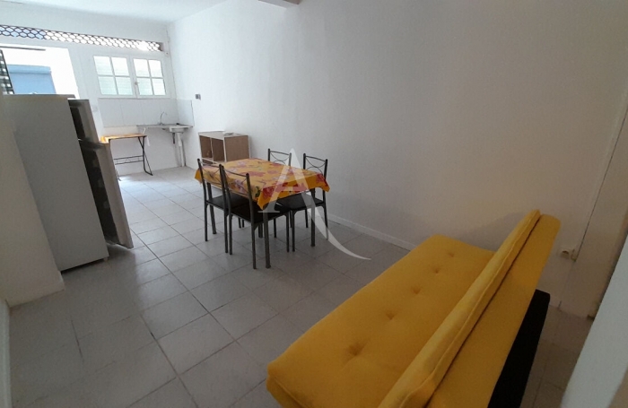 Location Appartement 27.7m² 1 pièce Fort de france