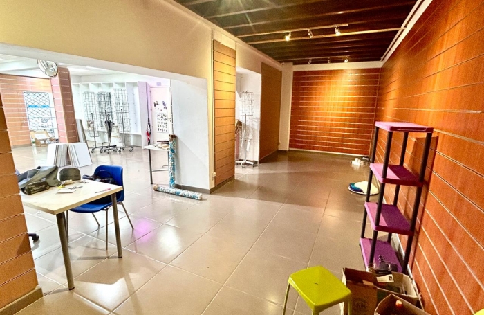FORT DE FRANCE - A LOUER - Local professionnel de 120 m2