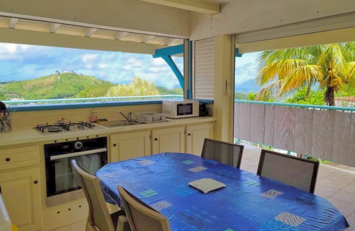 Magnifique résidence créole de 7 logements avec piscine et belle vue