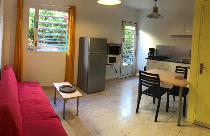 Magnifique résidence créole de 7 logements avec piscine et belle vue