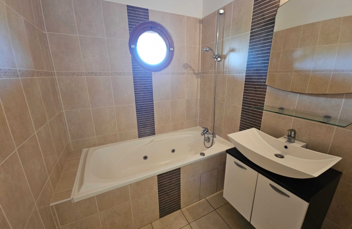 F5 jumelée avec piscine, top emplacement