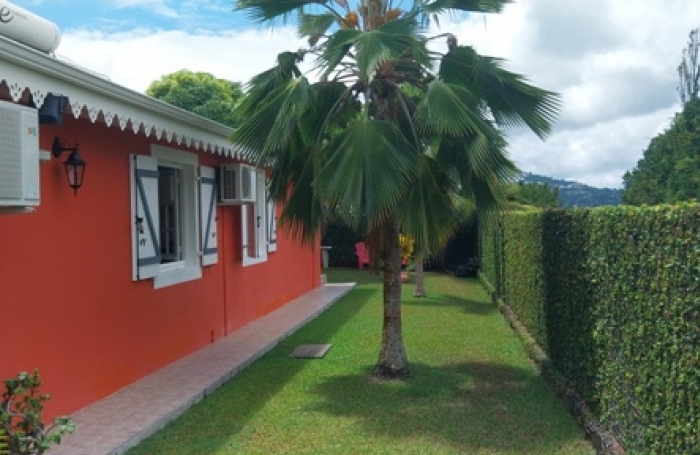 Jolie maison F4 dans une résidence sécurisée - LE LAMENTIN