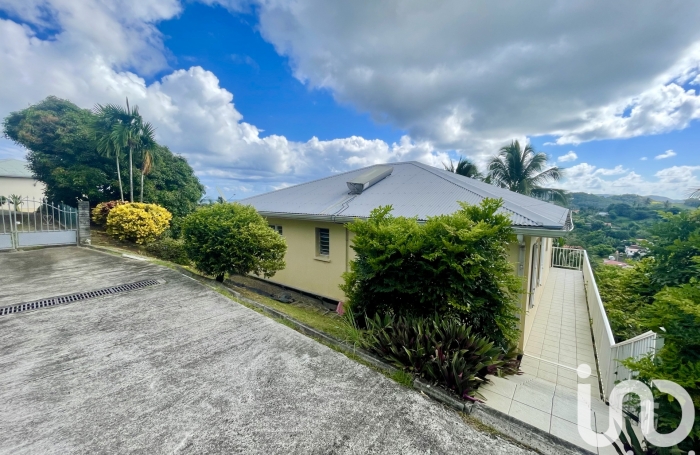 Vente Maison 97m&sup2; 5 pi&#232;ces La Trinité