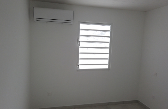 À Louer   Villas Mitoyenne T4 neuves à partir de 1450€/mois  Le Diamant